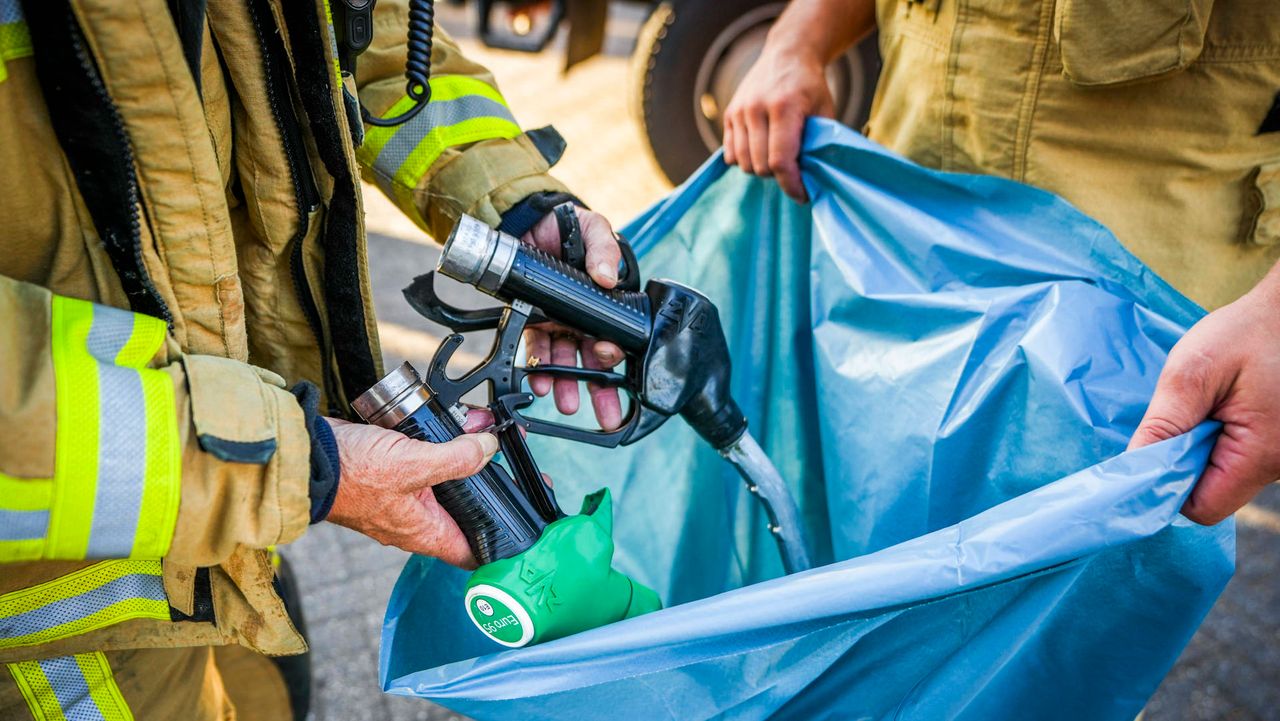 De afgesneden tankpistolen (foto: Persbureau Heitink).