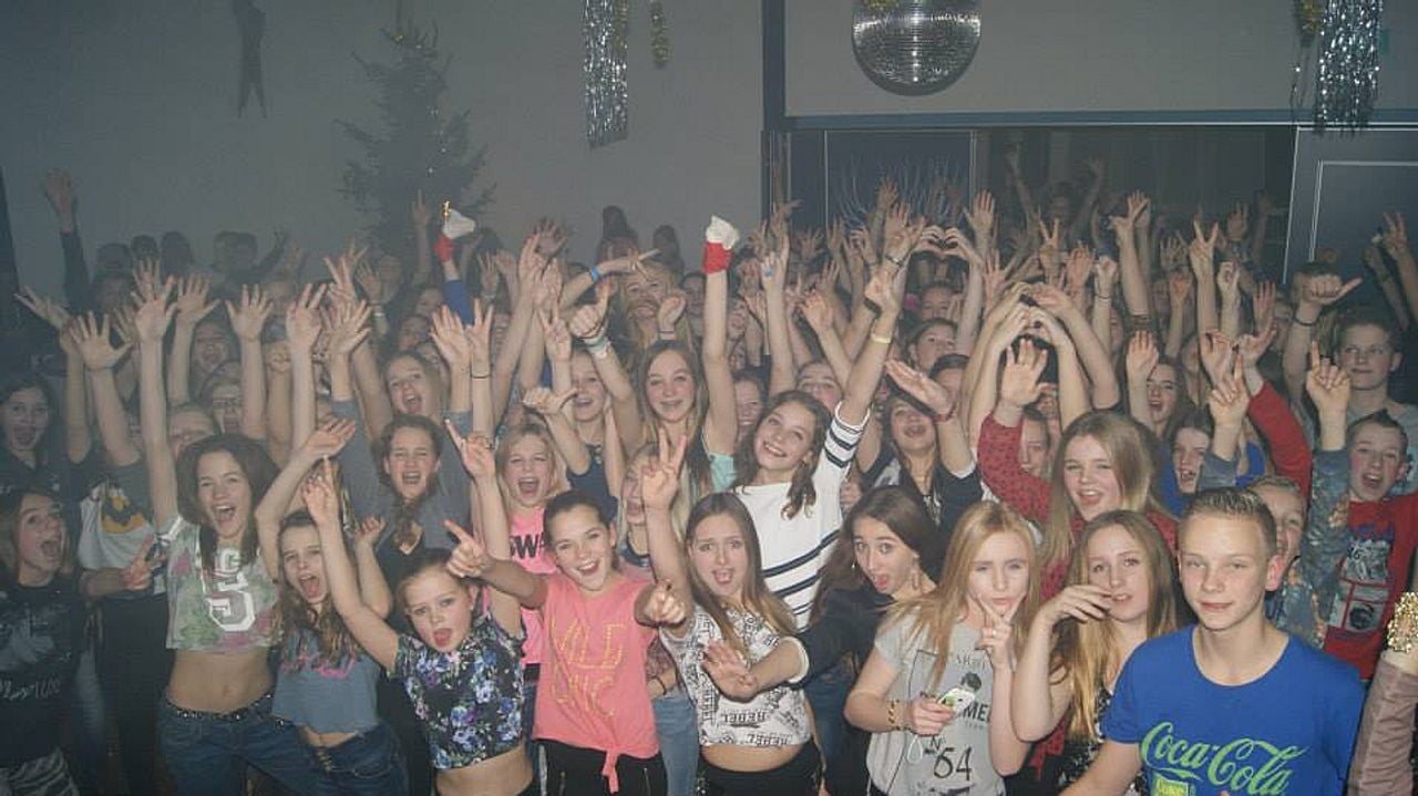 Feesten, vieren (Foto: JOC de Fakkel).