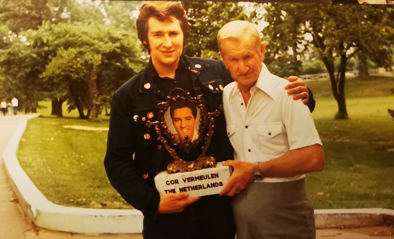 Vader van Lisa-Marie (Links) op Graceland (foto: Lisa-Marie Vermeulen)