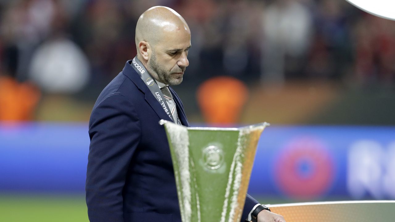 Peter Bosz verloor in 2017 met Ajax de Europa League finale van Manchester United (Foto: ANP)