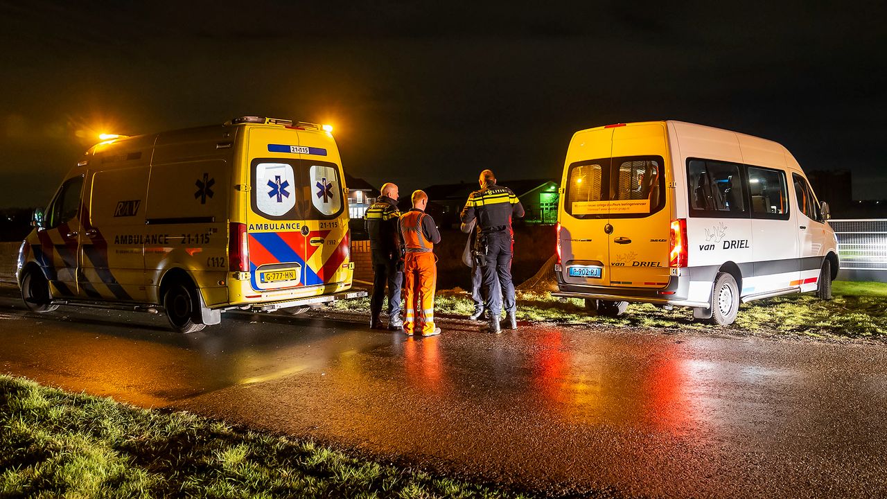 Diverse hulpverleners werden opgeroepen na het ongeluk in Oss (foto: Gabor Heeres/SQ Vision).