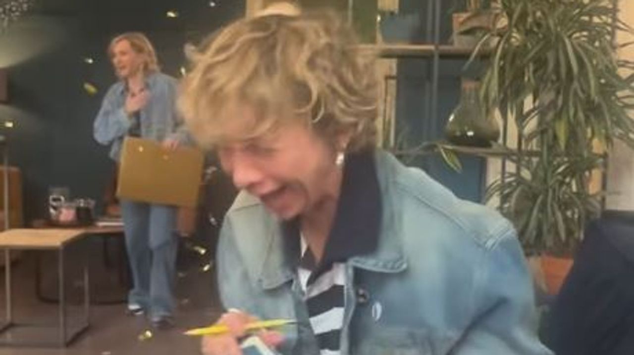 Jacqueline Govaert gaat uit haar dak als Annelies Kuijsters haar verrast (foto: Instagrampagina Jacqueline Govaert).