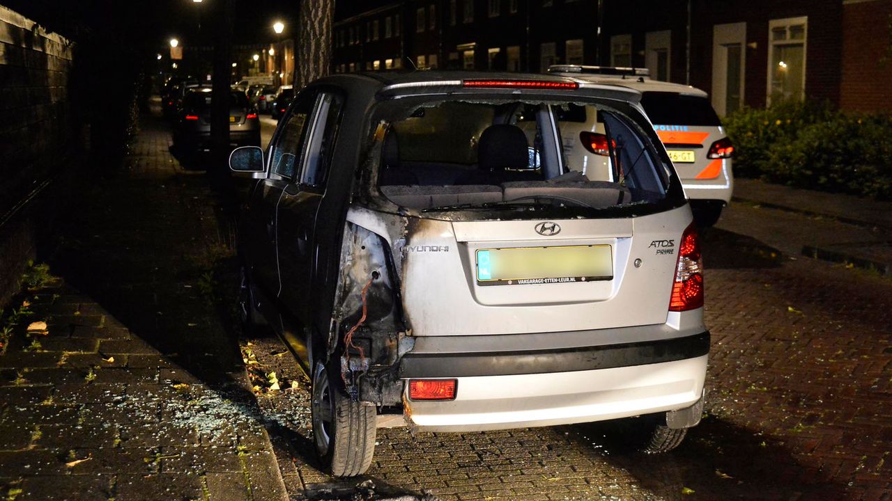 De schade aan de auto's is aanzienlijk (foto: Perry Roovers/SQ Vision).