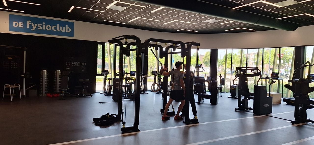 In de sportzaal van de Fysioclub in het Stadion van Helmond Sport blijft de thermostaat op 20,8 graden staan (foto: Judith Toonen).