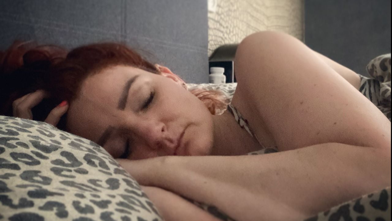 Janneke slaapt soms wel 16 uur en is dan nog moe (privéfoto). 