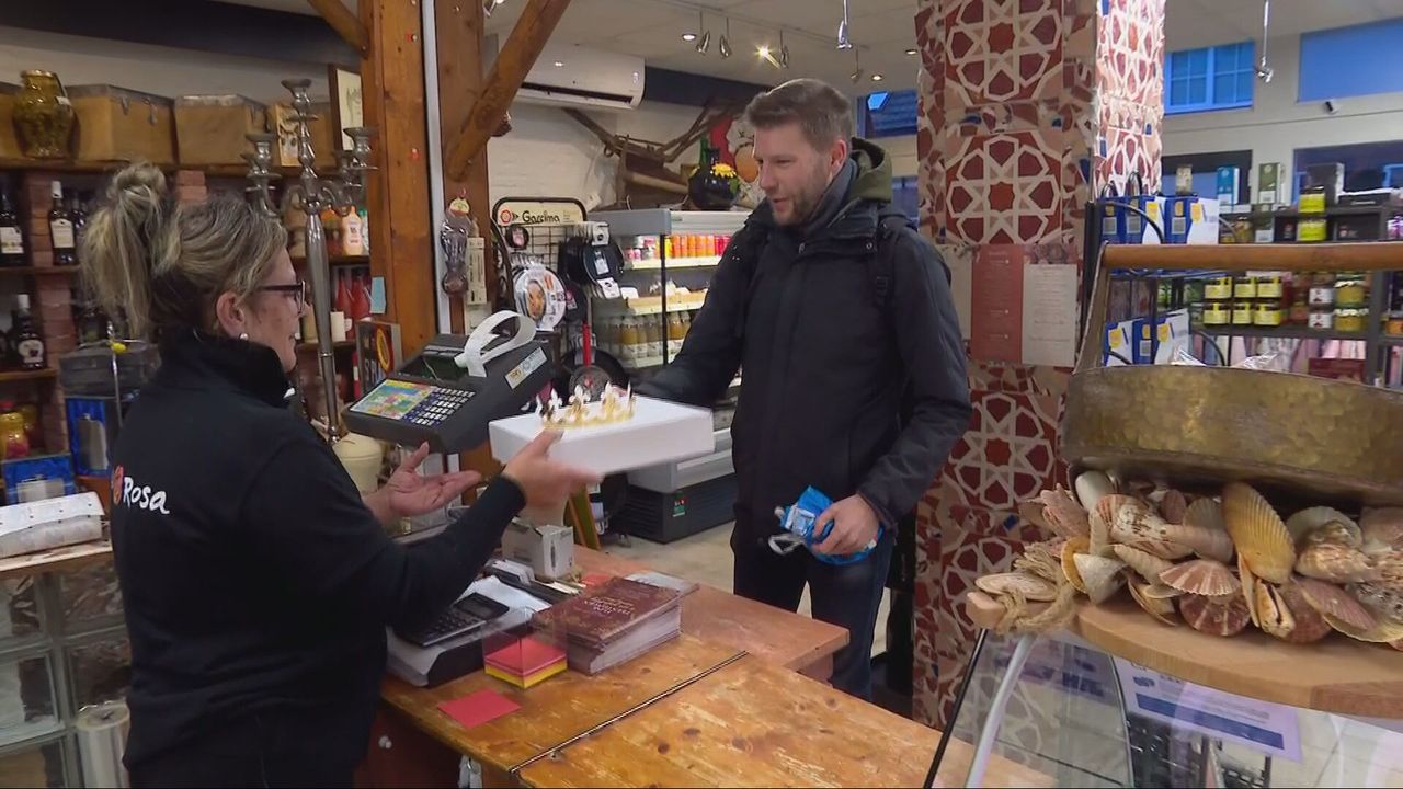 Aan belangstelling voor de zoete lekkernij geen gebrek (foto: Omroep Brabant).