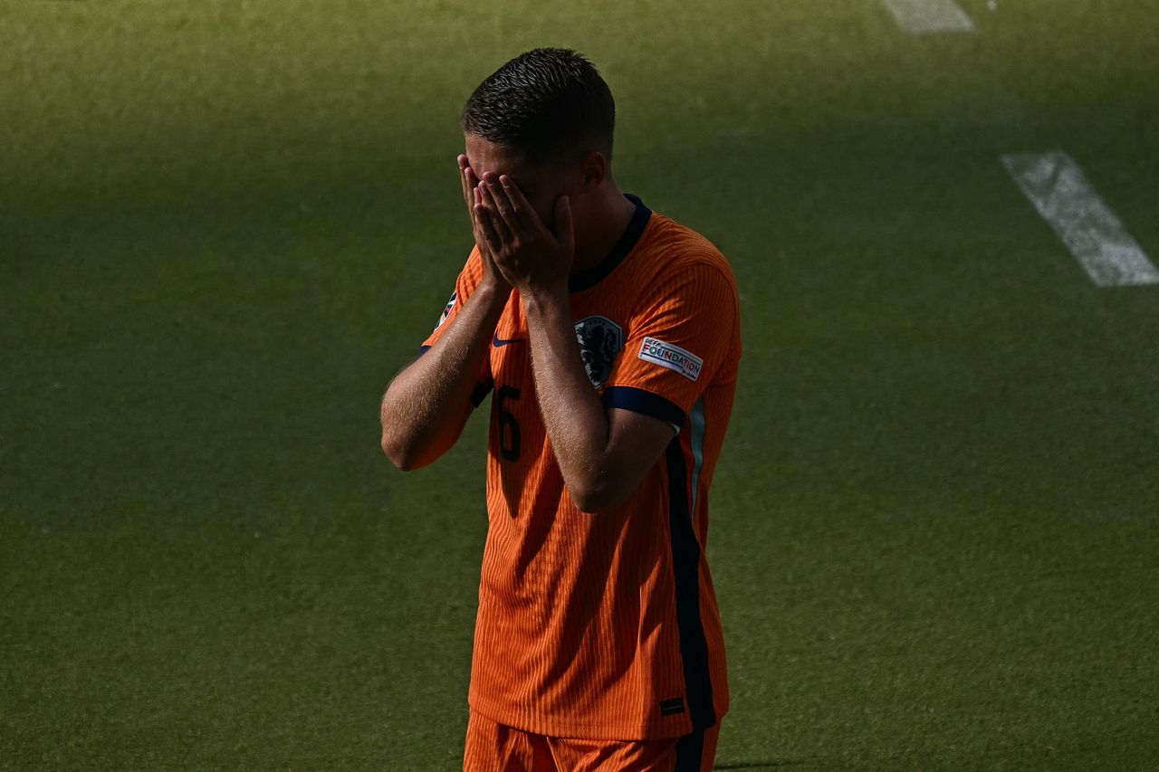 Joey Veerman werd na 34 minuten gewisseld tijdens Nederland-Oostenrijk (foto: ANP 2024/Gabriel Bouys).
