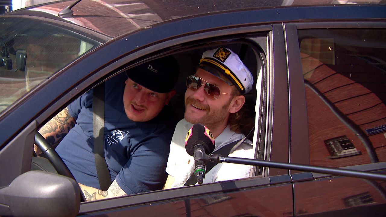 Verbaasde reacties van automobilisten: 159 euro boete als ze de Nieuwlandstraat inrijden. (foto: Omroep Brabant)