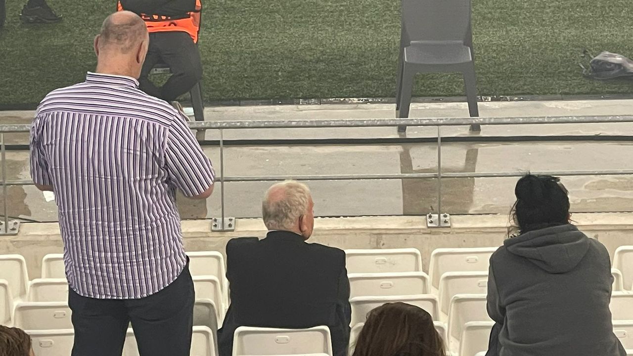 Bijna op het veld zat vader Jan donderdagavond (privéfoto).