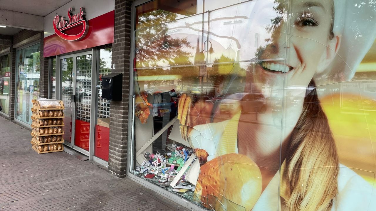 Volgens een buurtbewoner was het rammen van de gevel van de Poolse supermarkt een stom ongeluk (foto: Lola Zopfi).