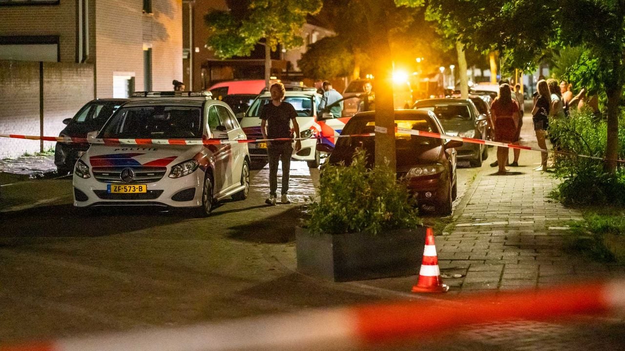 Commotie in de Fabritiuslaan in Eindhoven (foto: Dave Hendriks/SQ Vision).