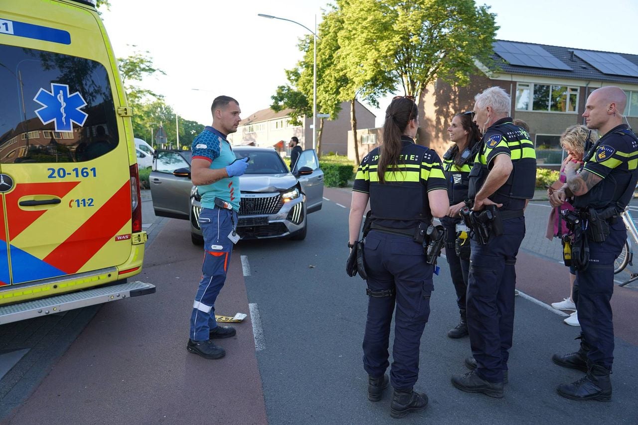 Er waren de nodige hulpverleners aanwezig (foto: Jeroen Stuve/Persbureau Heitink).