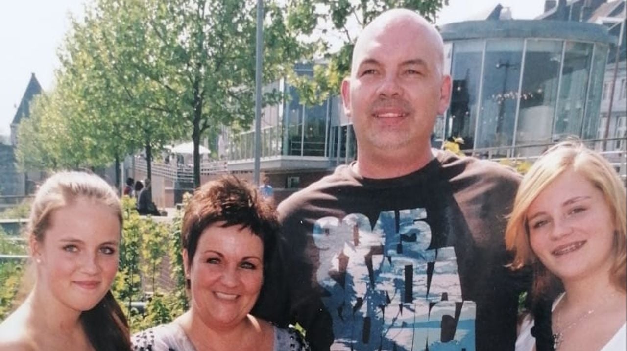 Een trotse Martin met de drie belangrijkste vrouwen in zijn leven