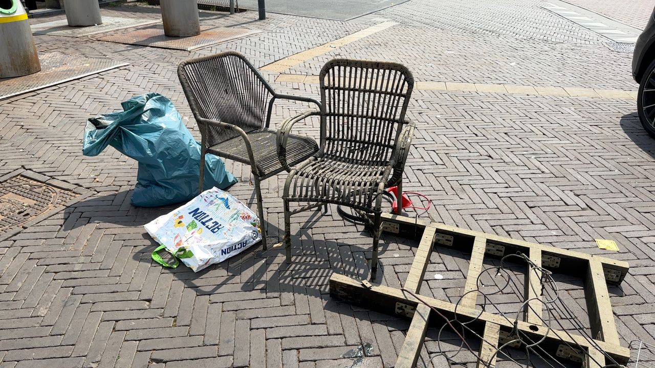 De buit wordt verzameld en afgevoerd (foto: Ronald Sträter).
