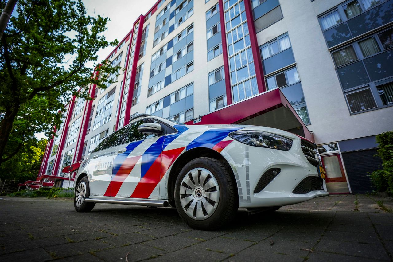 Agenten doen onderzoek (foto: Persbureau Heitink).