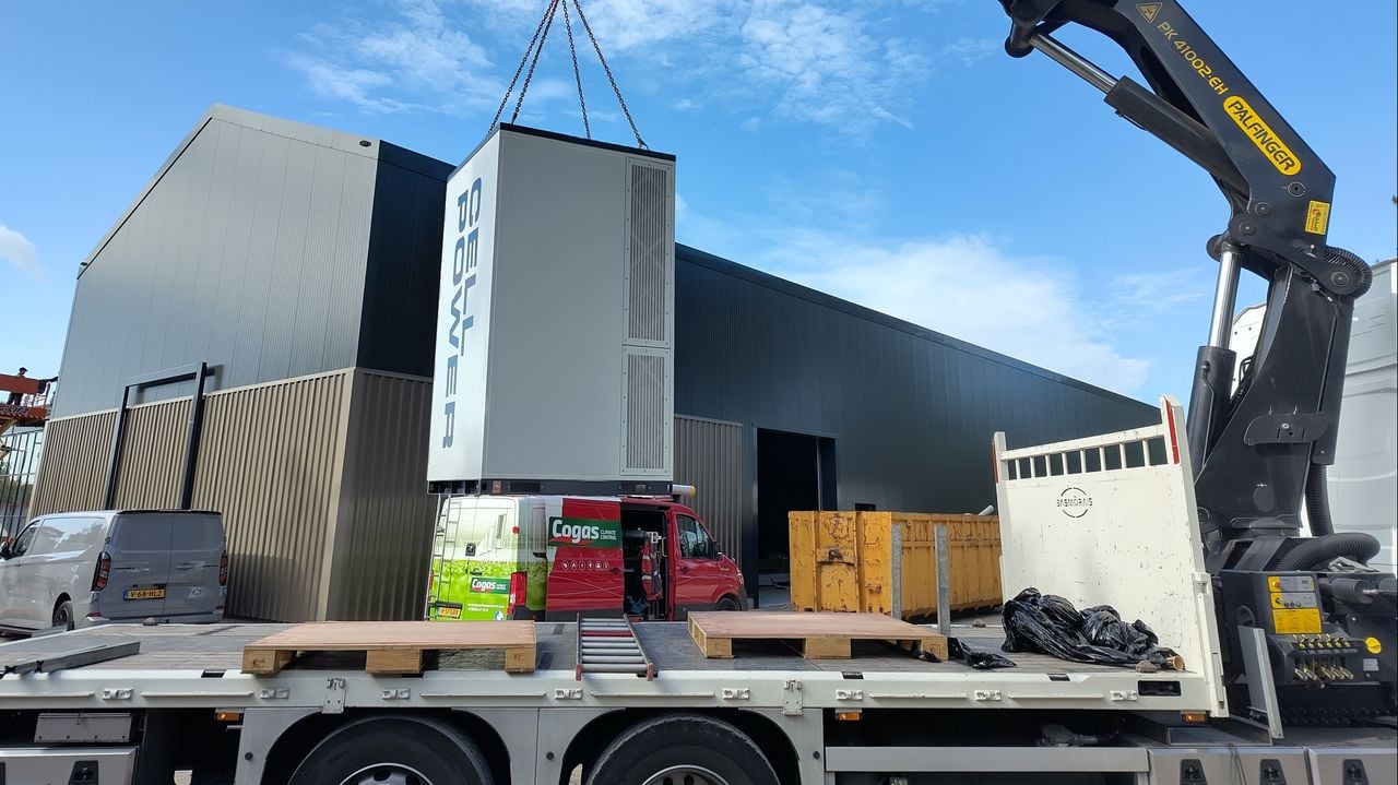 In Veldhoven komen bij het tuincentrum twee batterijen te staan (foto: Continews). 