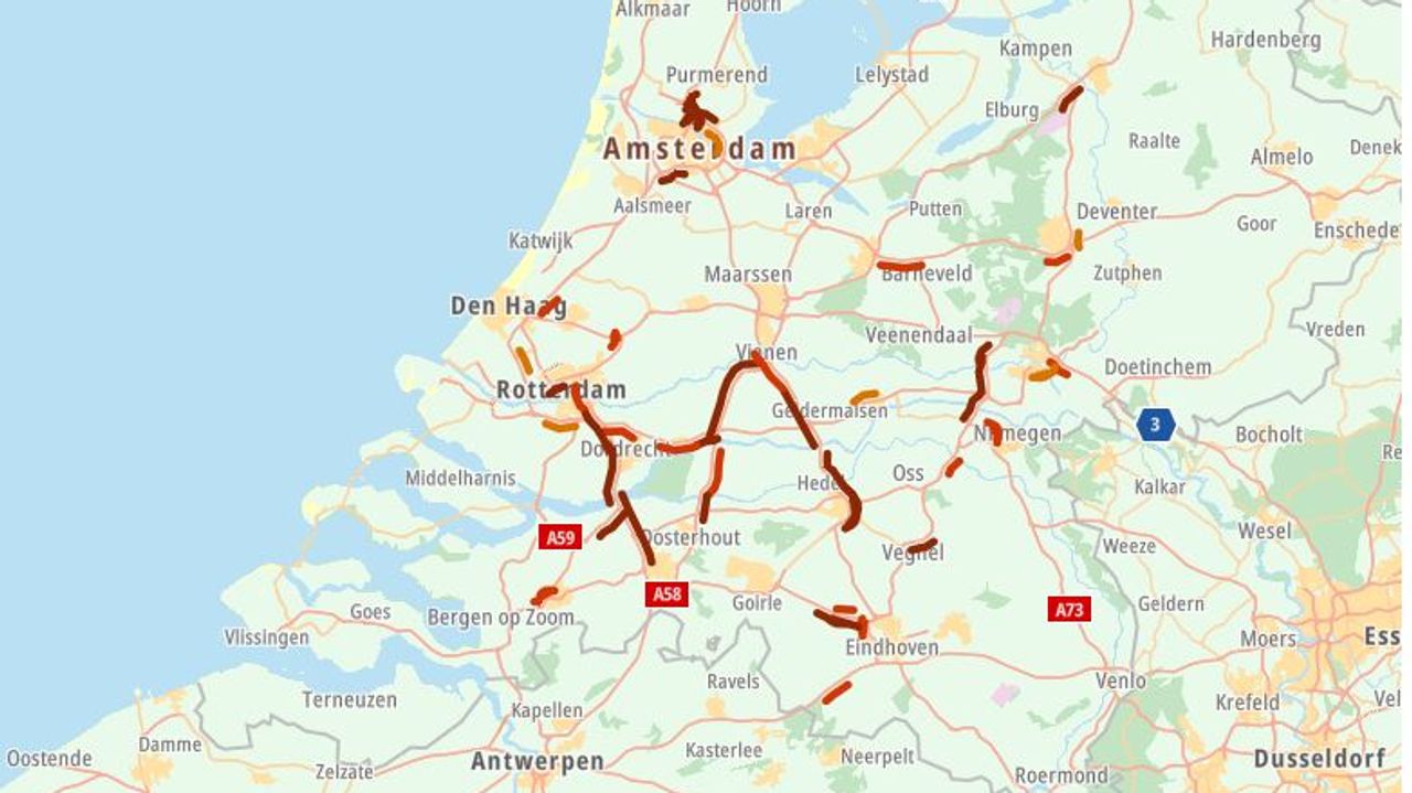 De verkeerssituatie rond half vijf vrijdagmiddag (kaartje: ANWB).