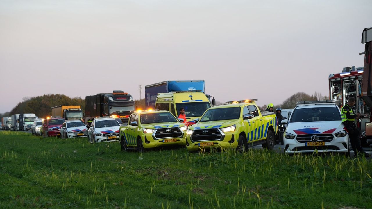 Ongeluk op de A59 (foto: Erik Haverhals / Persbureau Heitink).