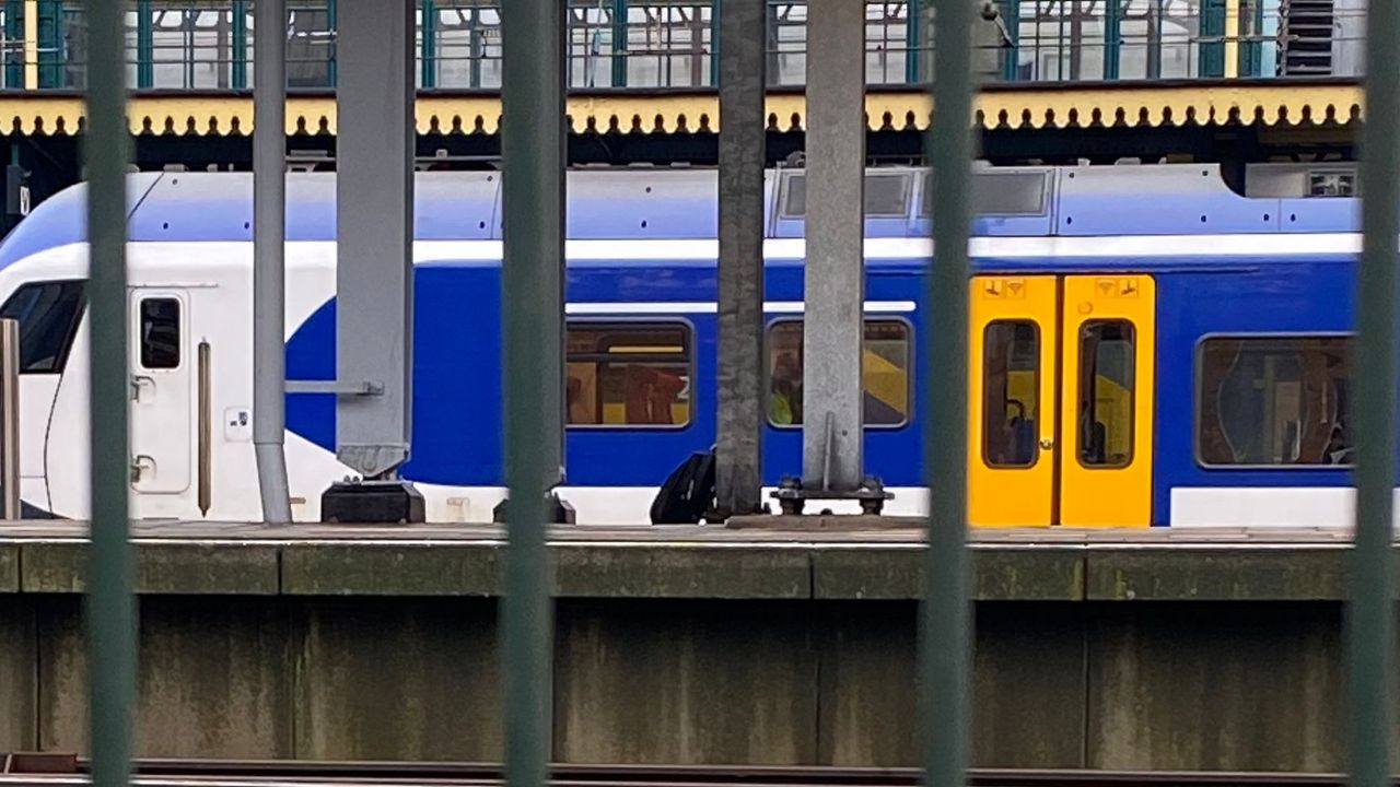 Mogelijk zou het gaan om de zwarte tas (foto: Michiel Bles).