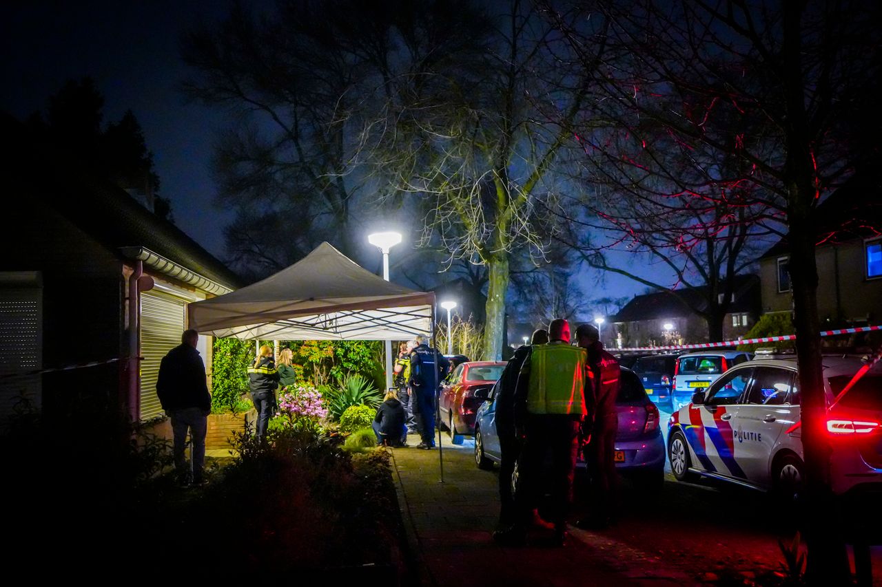 Na de vondst van de dode vrouw is de politie een groot onderzoek gestart (foto: SQ Vision).