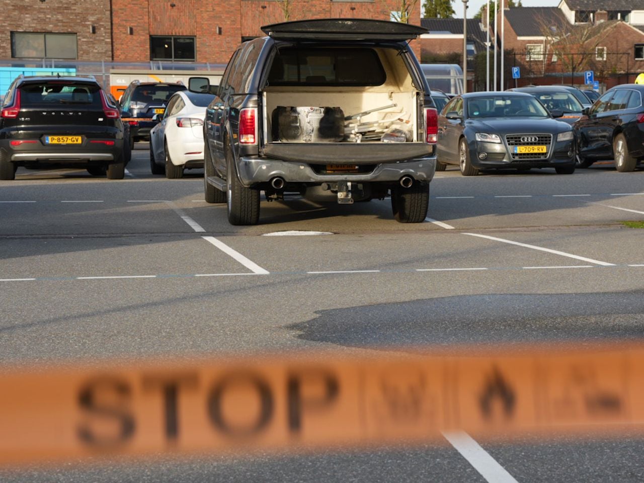Albert Heijn moet tijdelijk dicht in Kaatsheuvel door lekkend autogas (foto: Erik Haverhals/Persbureau Heitink).