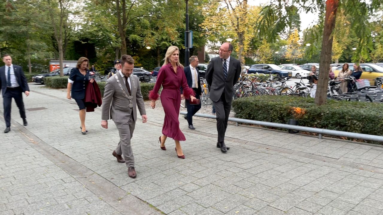 Koningin Máxima komt aan bij de BUas in Breda (foto: Ronald Sträter.)
