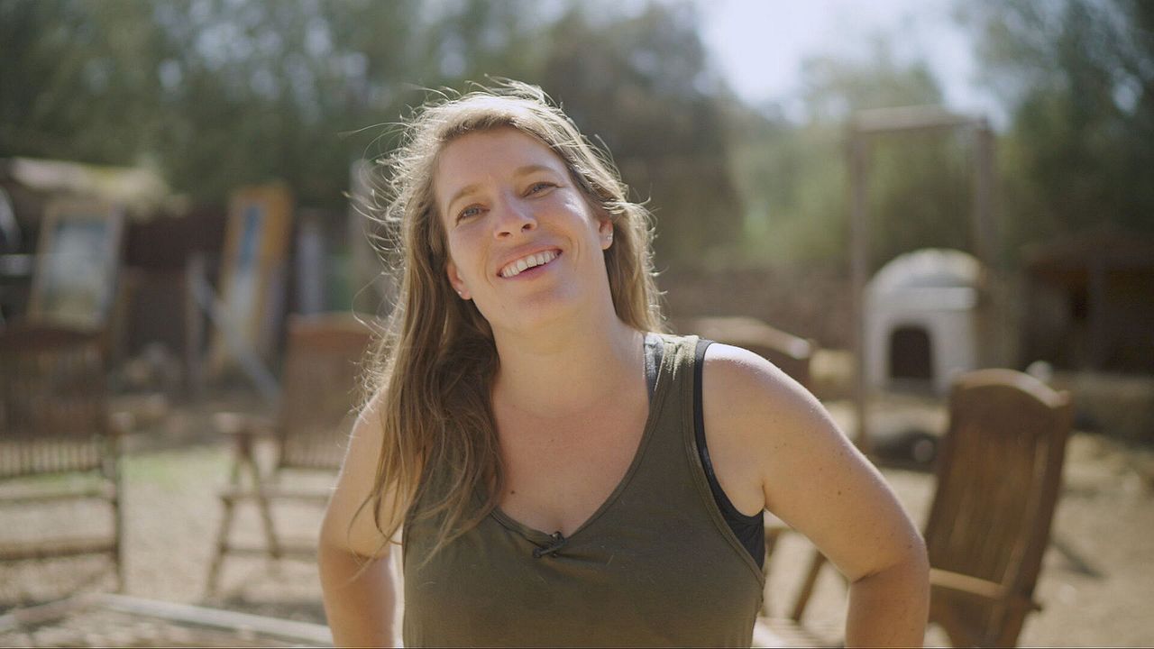 Stacey bleef op Mallorca voor de dieren (beeld: Vergezocht/Omroep Brabant).