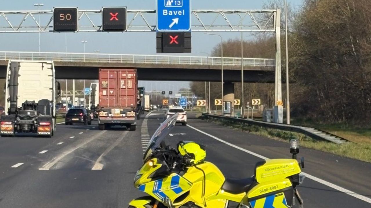 Verkeer in de richting van Tilburg heeft nog lang last van vertraging (foto: Rijkswaterstaat).