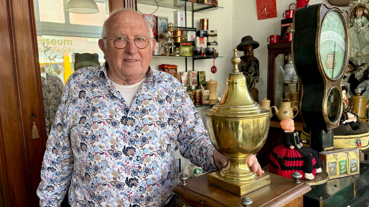 Jan Borst van het Koffie- en Theemuseum 'De Klokgevel' (foto: Erik Peeters)