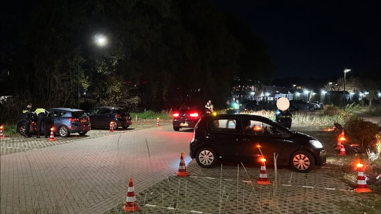 Grote verkeerscontrole in Oirschot (foto: Instagram politie Best-Oirschot).