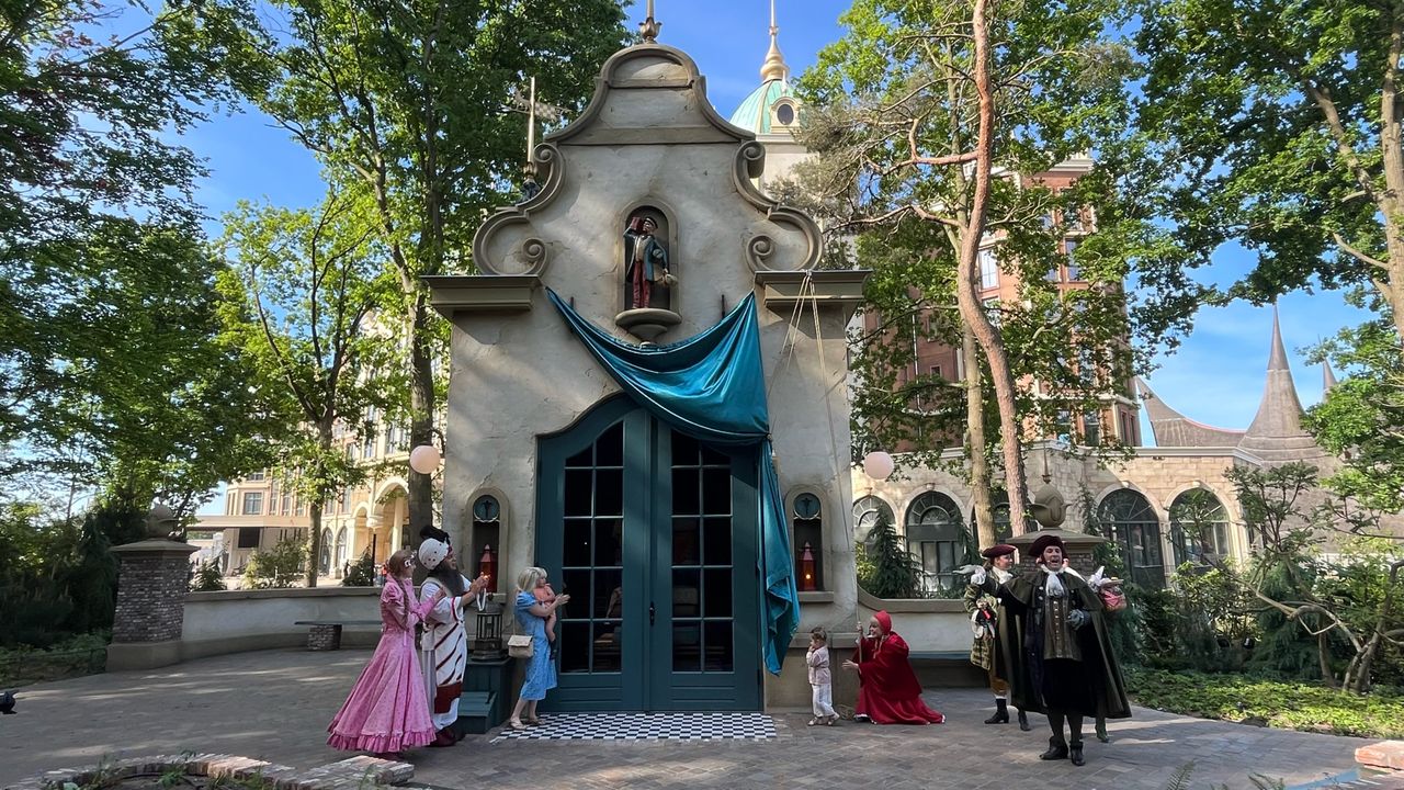 De onthulling van het stulpje van de prinses (foto: Omroep Brabant).