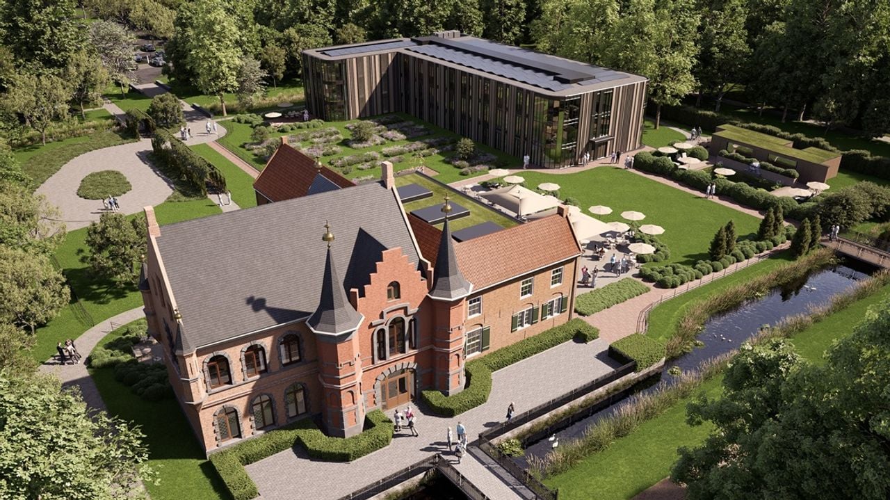 Het Land van Ooit kasteel, met op de achtergrond het hotel (foto: Kasteel Steenenburg).