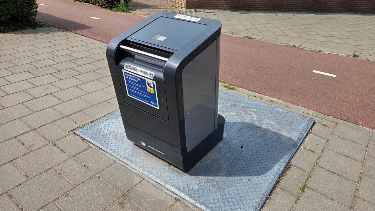 Ondergrondse container in Eindhoven (foto: Noël van Hooft).