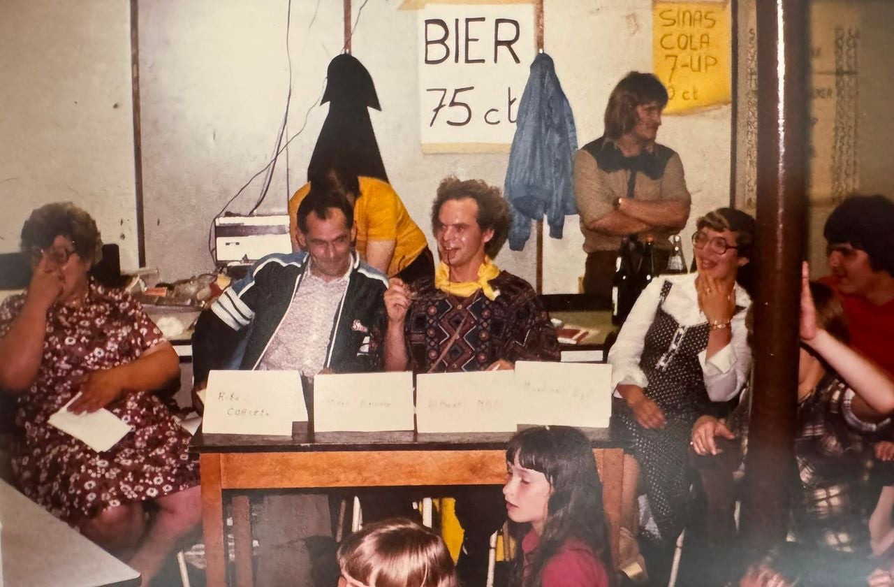 Gezelligheid tijdens de Nijmeegse Vierdaagse (foto: Linda van Melis). 