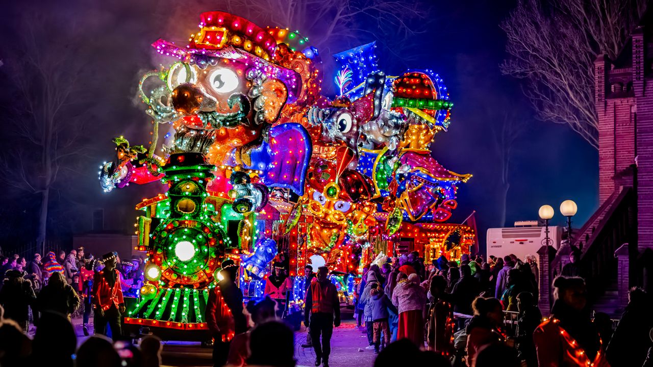 Heel de regio is uitgelopen voor de Verlichte Optocht in het Knollenrijk (foto: EYE4images/Marcel van Dorst)