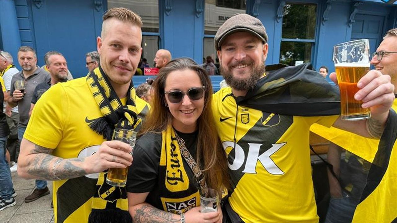 Bart, Dennis en Kim uit Zevenbergen in het centrum van Norwich (foto: Ronald Sträter). 