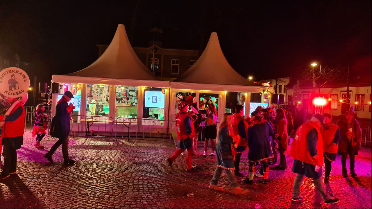 Dinsdagavond, vier uur voordat Frank en Carlo het huis mogen verlaten (foto: Noël van Hooft)