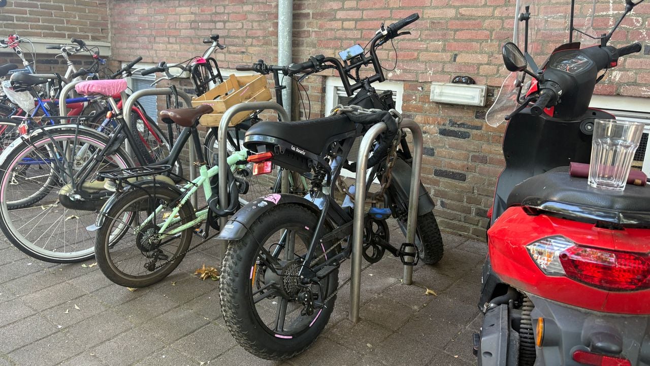 Een keer eerder is het fietsendieven gelukt om de fatbike van hun dochter te stelen (foto: Rochelle Moes / Omroep Brabant).