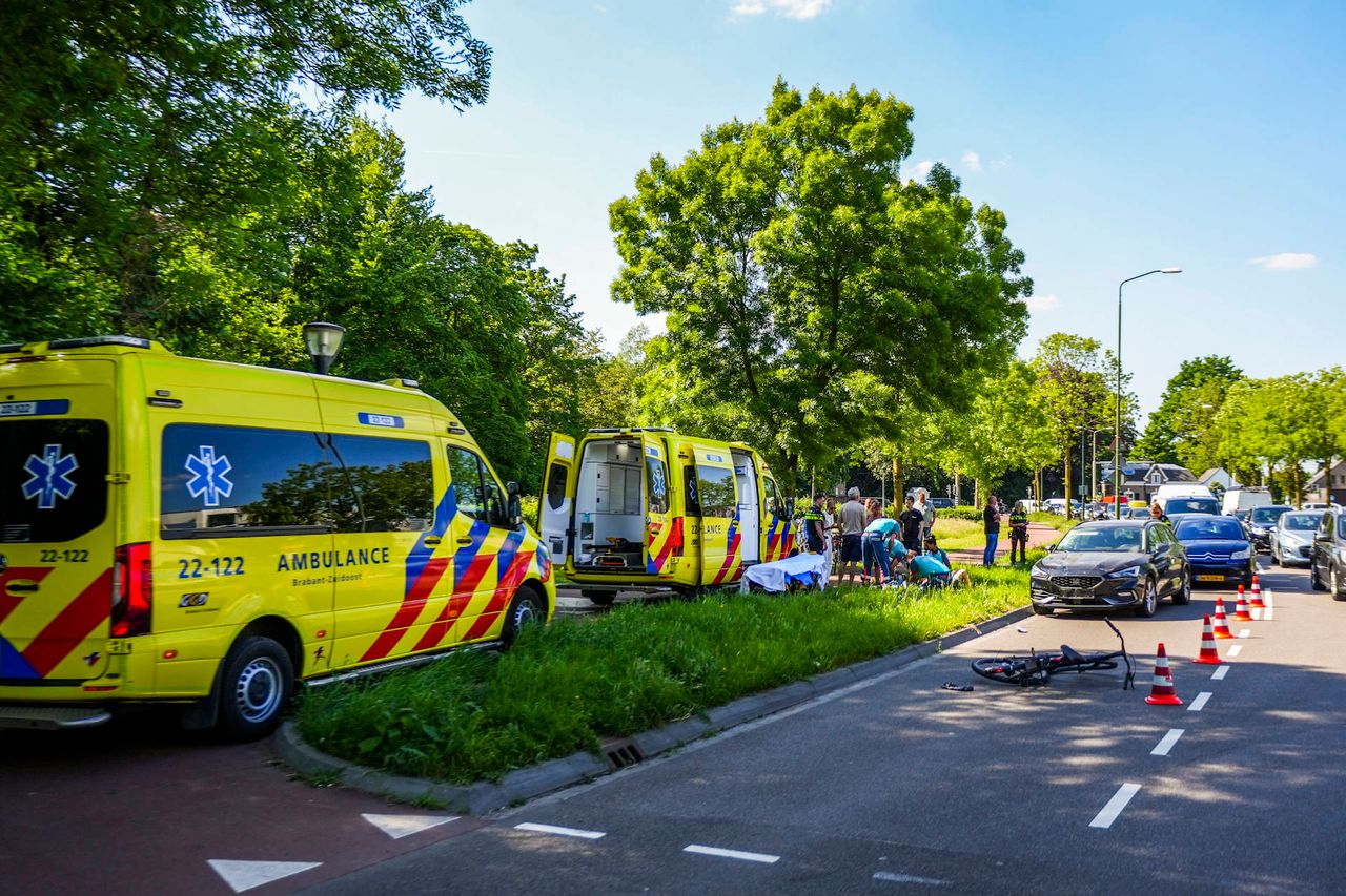 De weg moest worden afgesloten (foto: Persbureau Heitink).