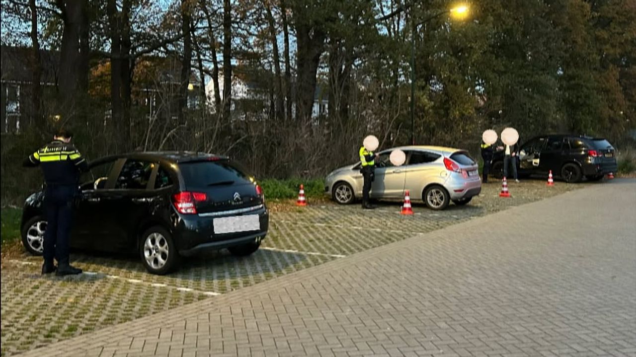 Grote verkeerscontrole in Oirschot (foto: Instagram politie Best-Oirschot).
