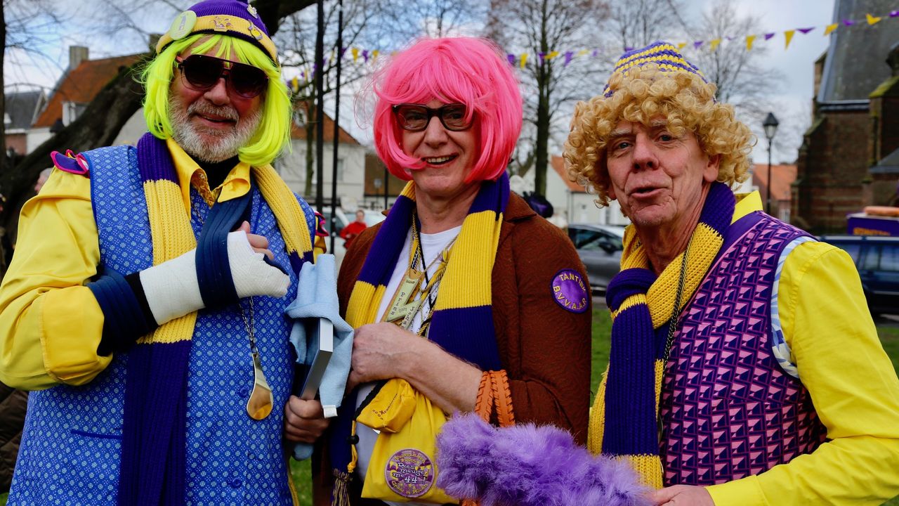 Deze jolige poetsvrouwen hadden er heel veel zin in.