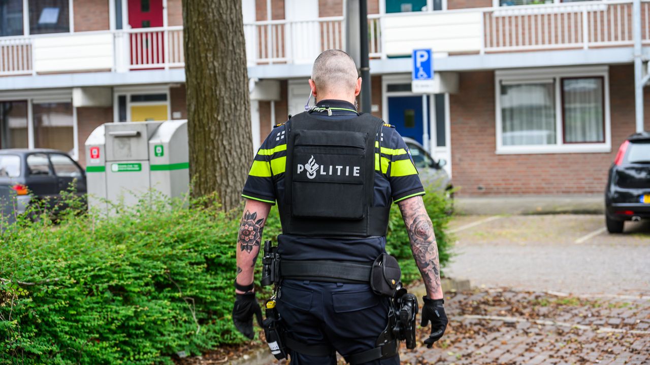 De omgeving werd afgezocht (foto: Tom van der Put/Persbureau Heitink).