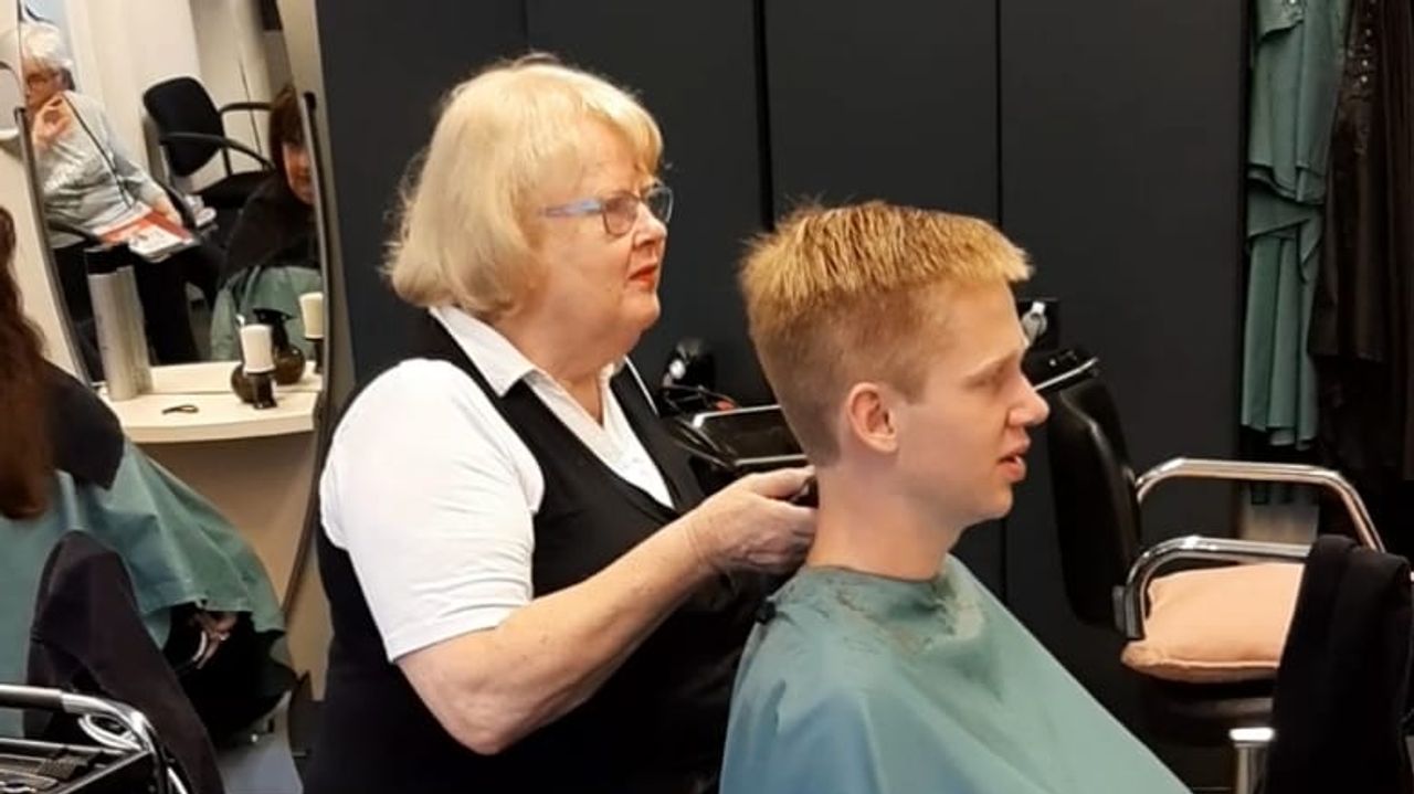 Adrie Nooren aan het werk (foto: Cis Marijnissen).