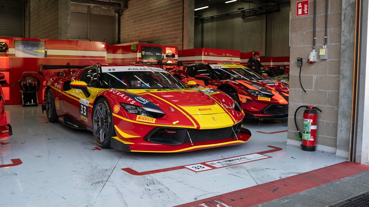 De winnende Ferrari van Michael Verhagen (foto: Mees Schuyleman).