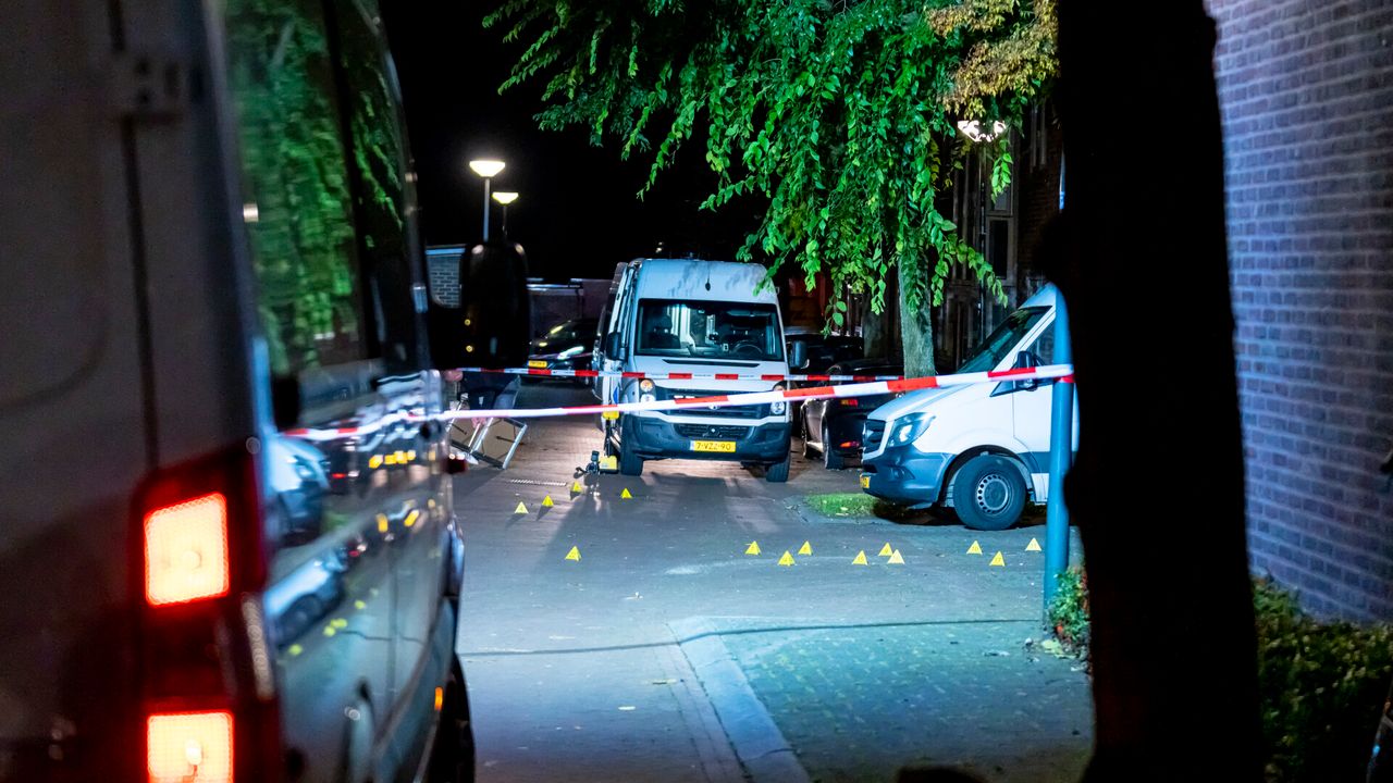 Kogelhulzen op de Jan Dercksstraat (Foto: Marcel van Dorst/SQ Vision).