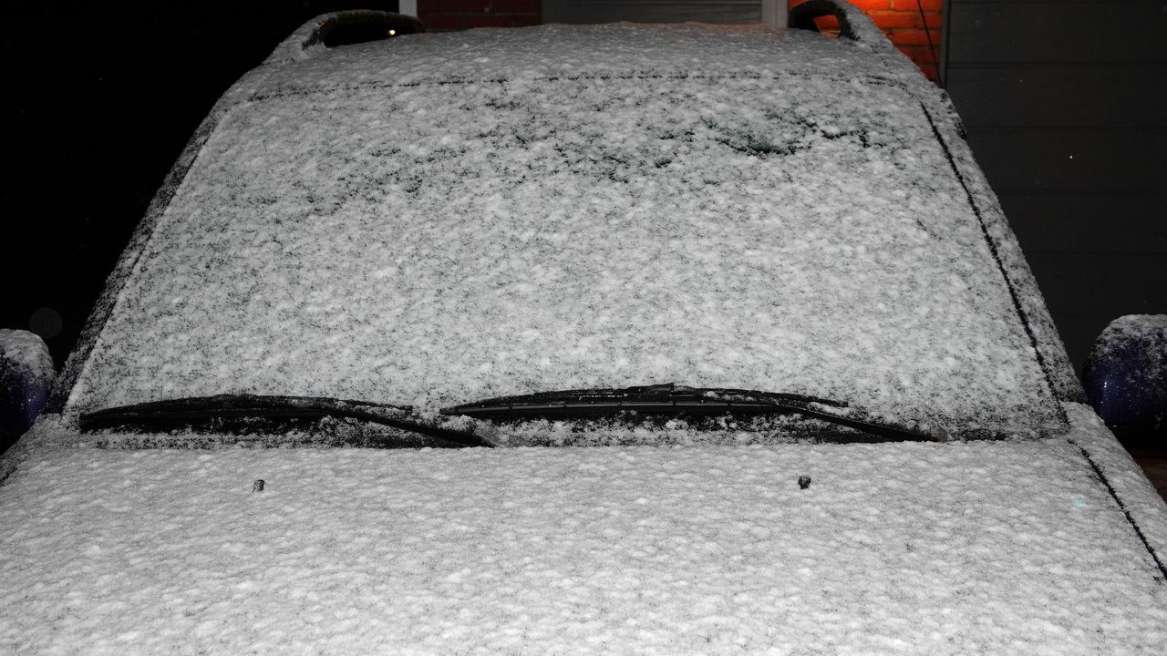 In Budel sneeuwde het zaterdagnacht al een beetje (foto: Ben Saanen).