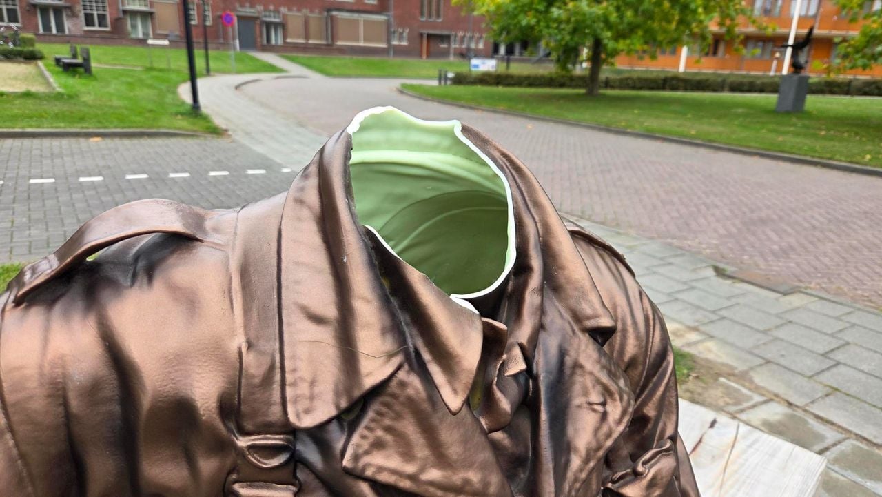 De soldaat houdt zijn hoofd er woensdag niet bij (foto: Omroep Brabant).