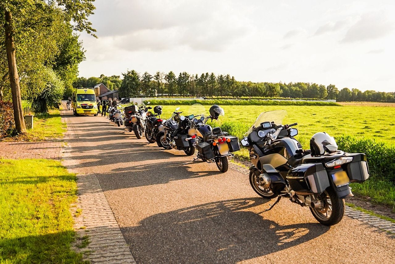 De motorrijders hielden een toertocht toen het misging. (Foto: Sem van Rijssel / SQ Vision Mediaprodukties)