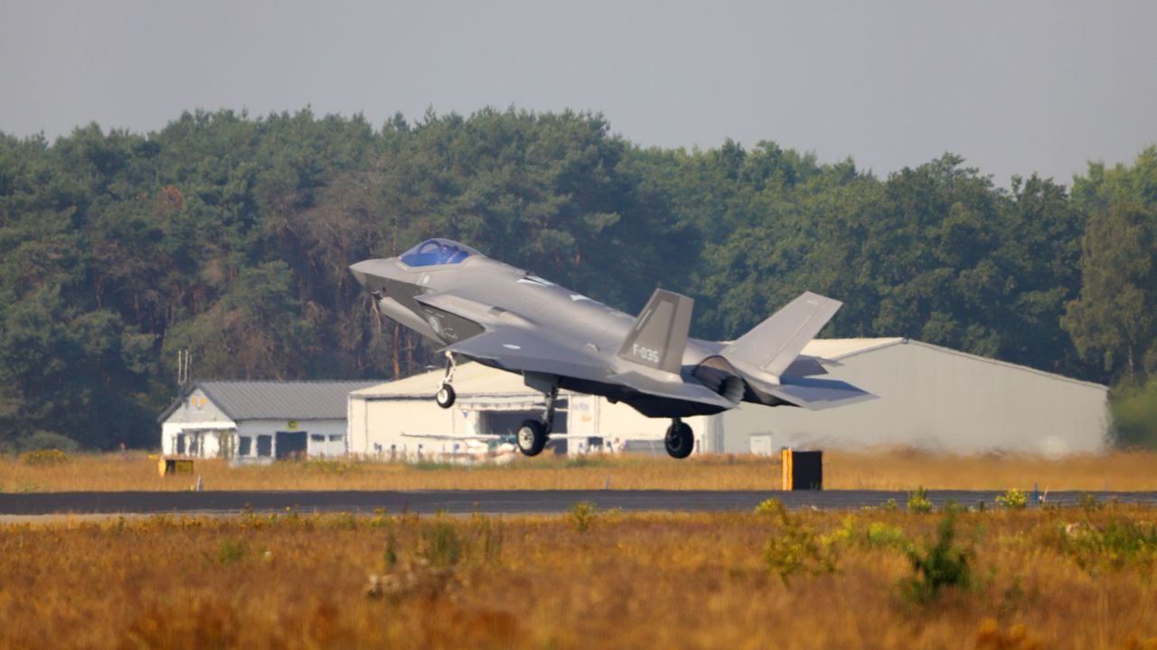 F-35 van de Koninklijke Luchtmacht op Vliegbasis Eindhoven (foto: Collin Beijk)