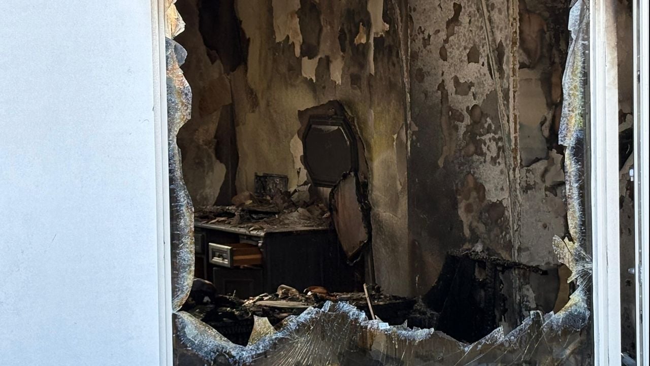 Van de inboedel is niets meer over (foto: Omroep Brabant).